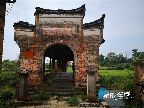 诗话桥丨杨雄心：无语风雨桥